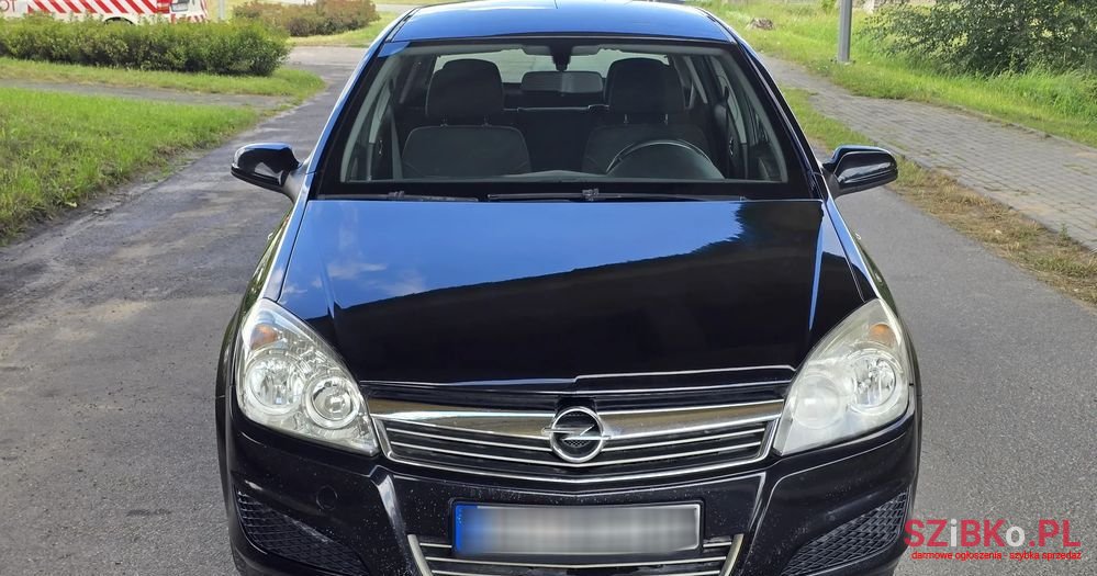 2008' Opel Astra 1.7 Cdti Edition photo #1