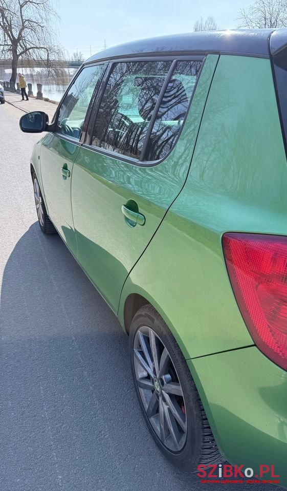 2011' Skoda Fabia photo #4