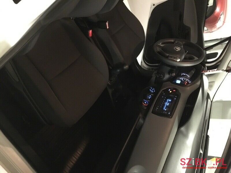 2018' Toyota Yaris photo #4