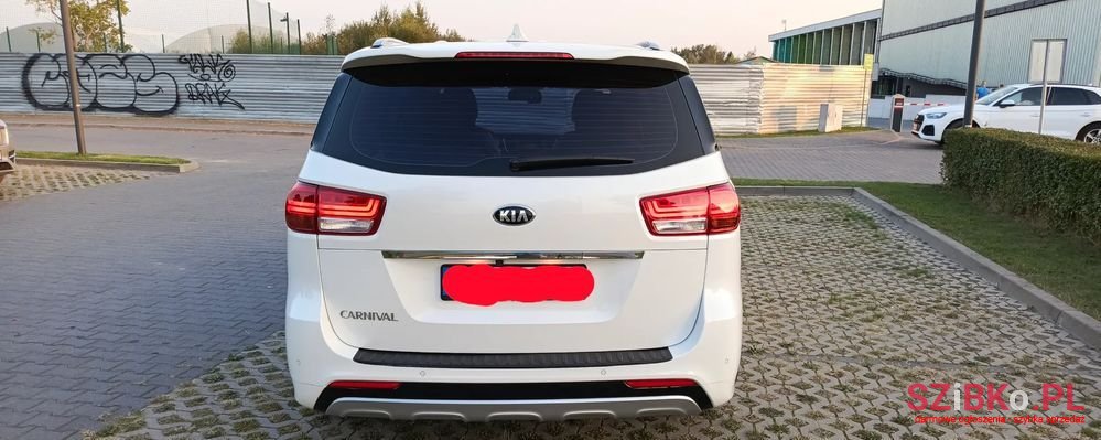 2016' Kia Carnival photo #5