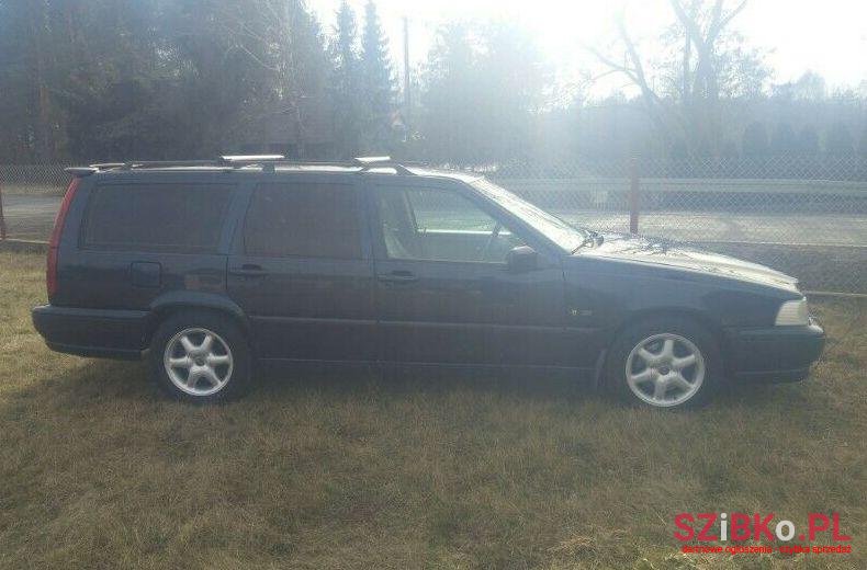 1999' Volvo V70 photo #1