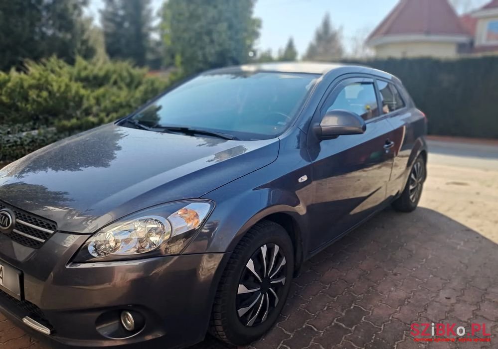 2008' Kia Ceed photo #3