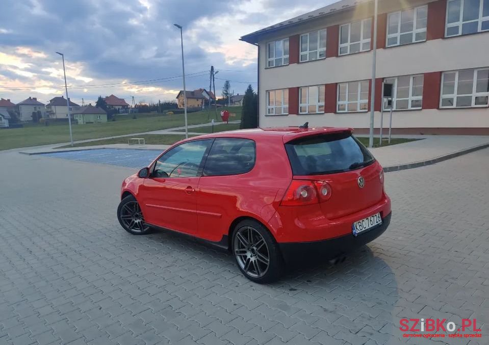 2009' Volkswagen Golf photo #2