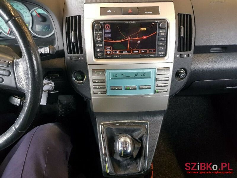 2009' Toyota Verso photo #6