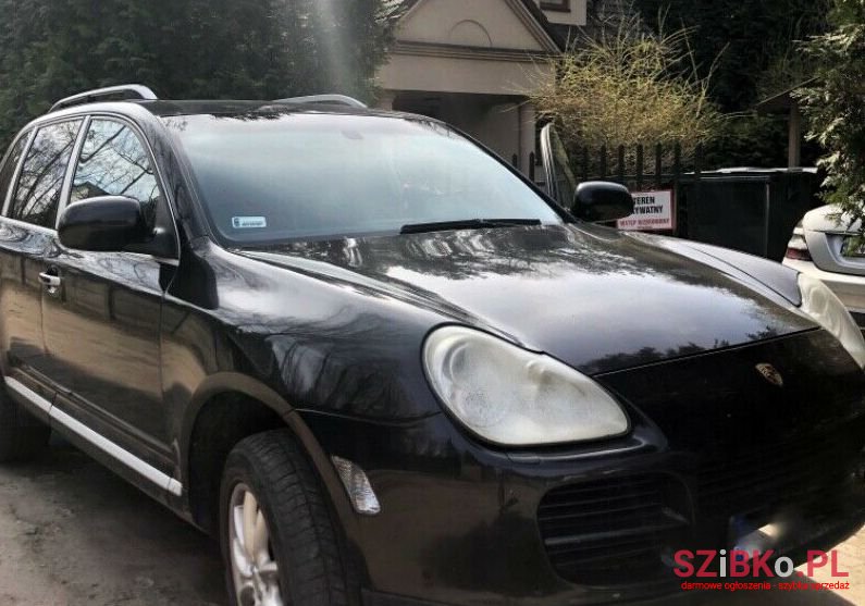 2005' Porsche Cayenne photo #1