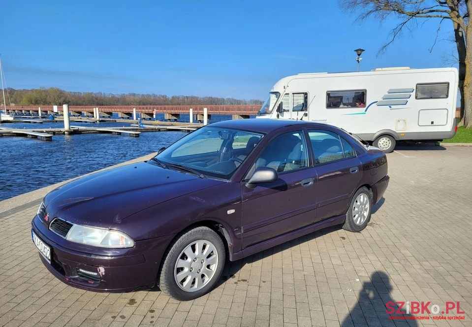 2001' Mitsubishi Carisma photo #2