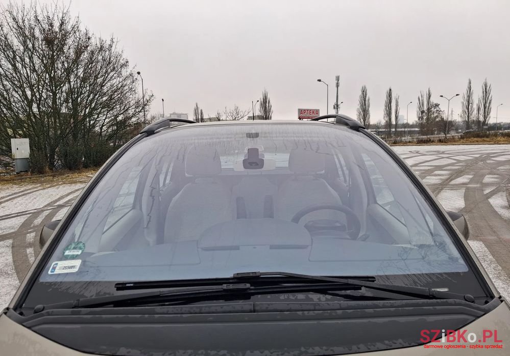 2010' Citroen C4 Grand Picasso photo #2