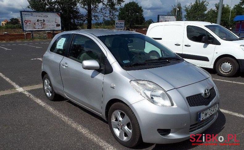 2007' Toyota Yaris photo #1