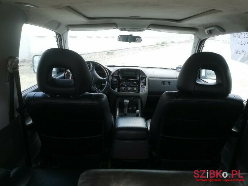 2002' Mitsubishi Pajero photo #4