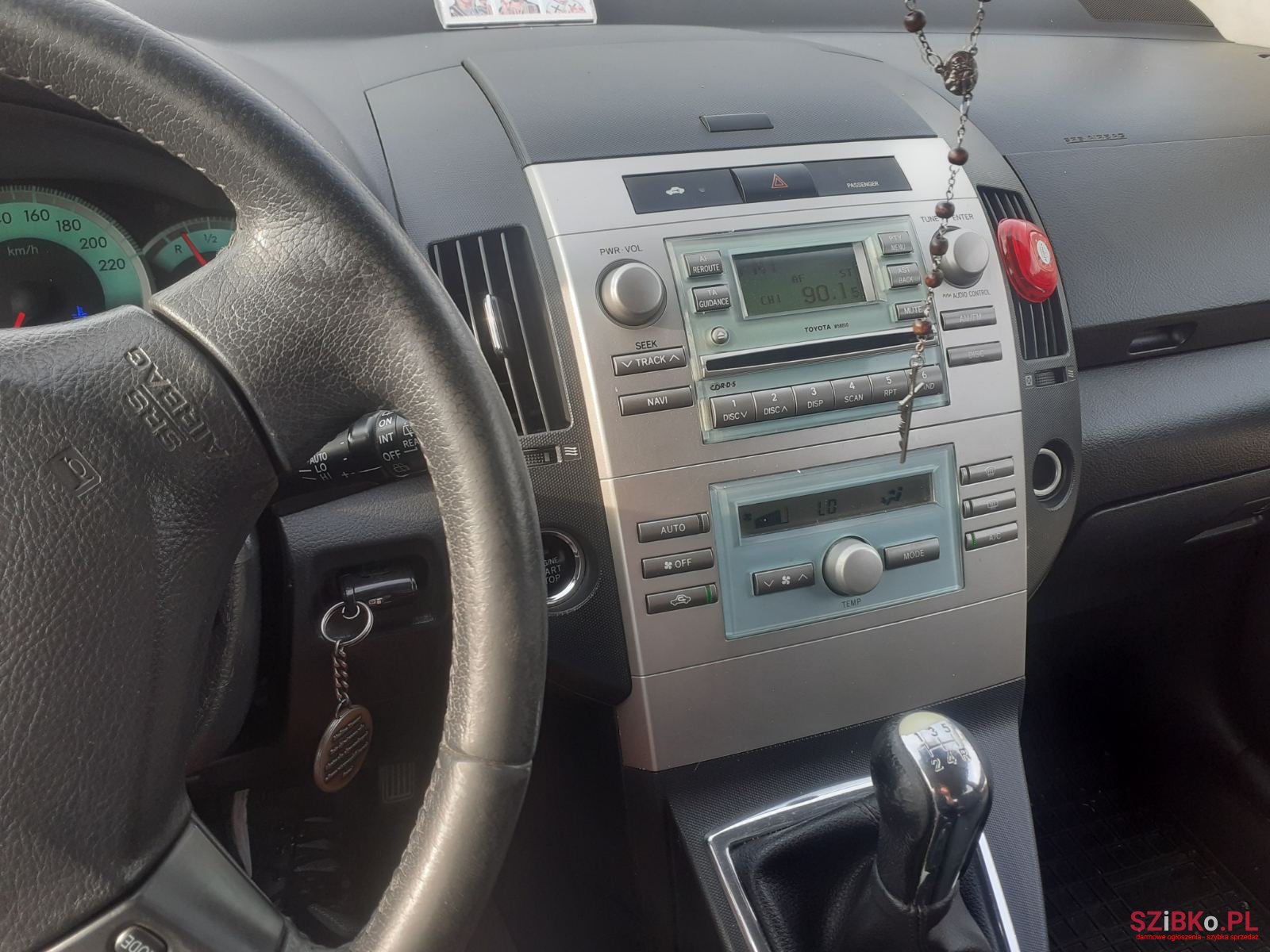 2004' Toyota Corolla Verso photo #7