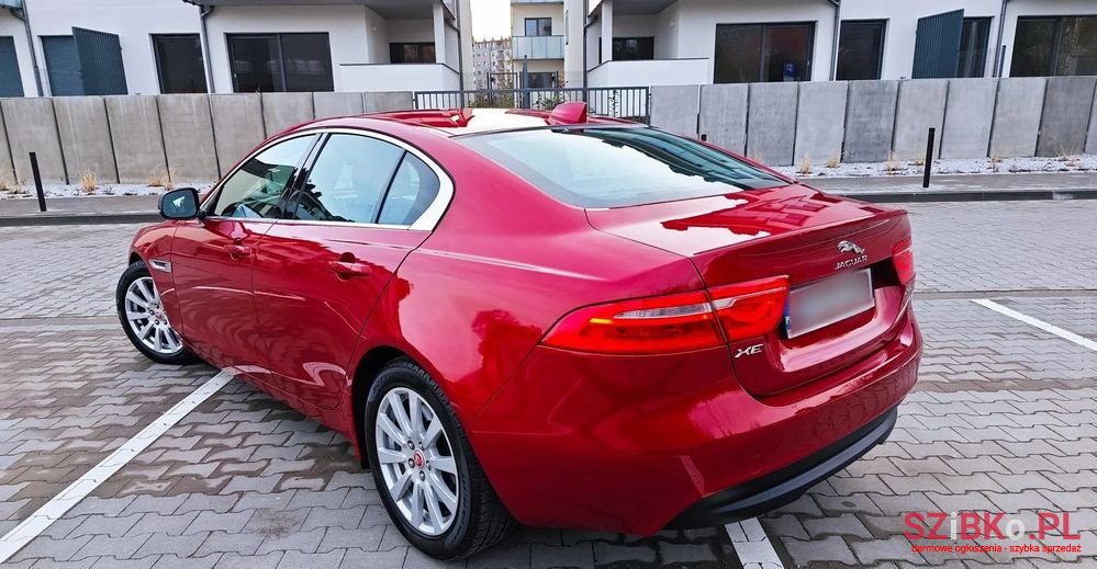 2017' Jaguar XE 2.0 T Prestige photo #4