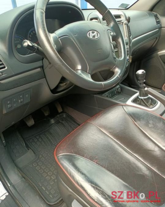 2009' Hyundai Santa Fe photo #4