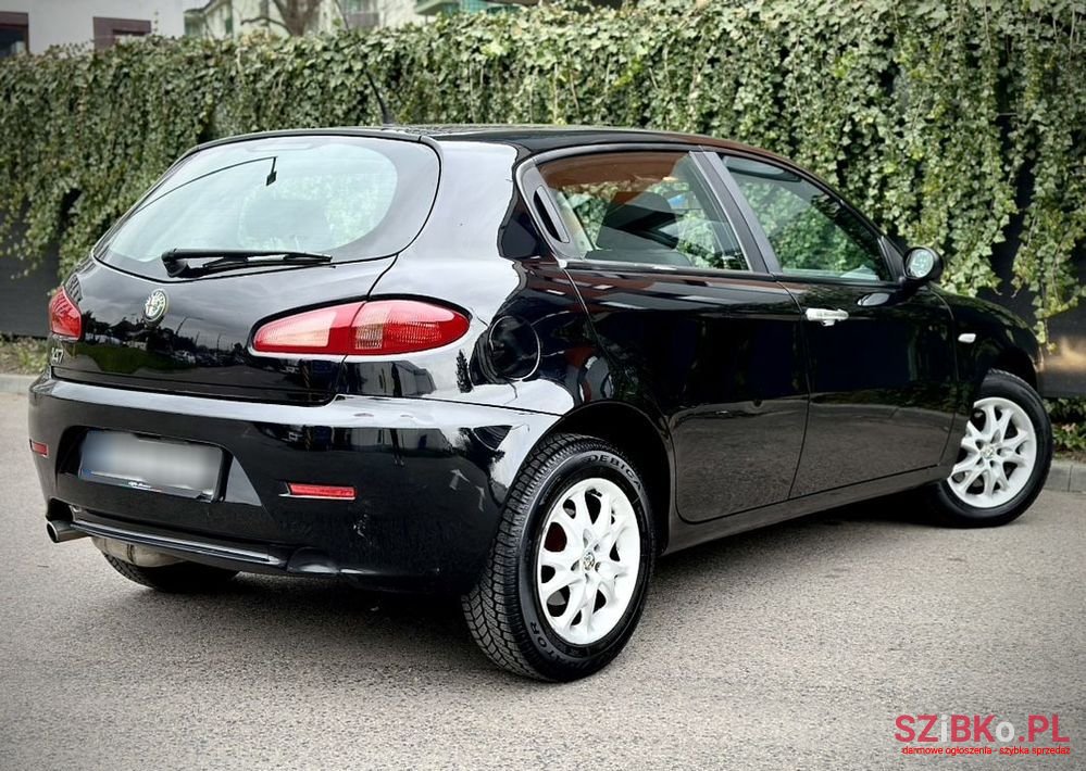 2007' Alfa Romeo 147 1.6 T.S Impression photo #4
