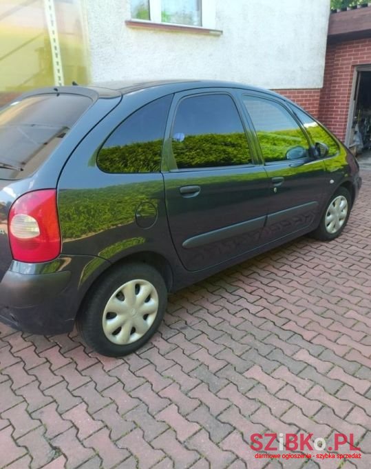2004' Citroen Xsara Picasso photo #1