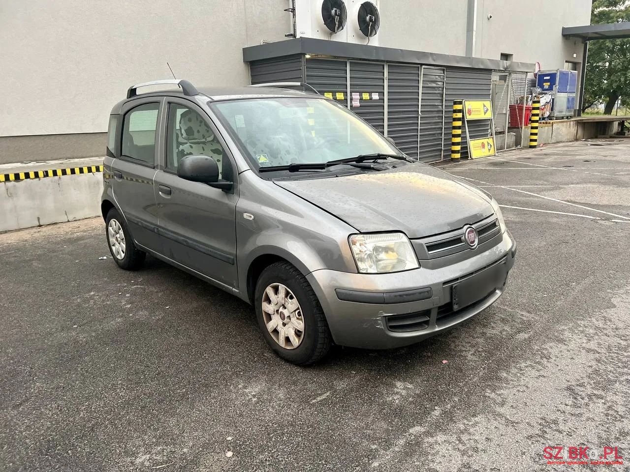 2010' Fiat Panda photo #3