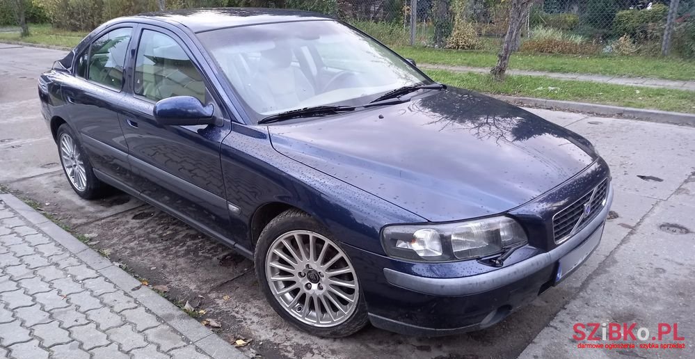 2002' Volvo S60 2.4I photo #1