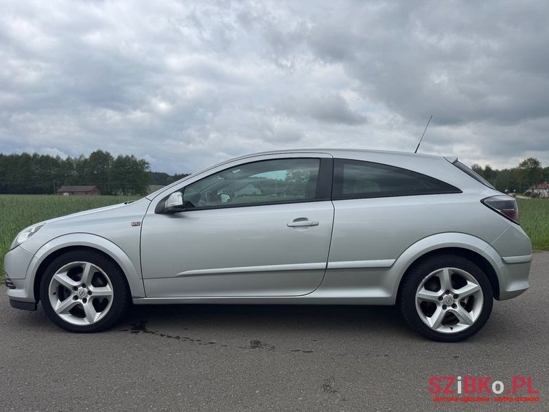 2005' Opel Astra Gtc 1.6 Cosmo photo #2