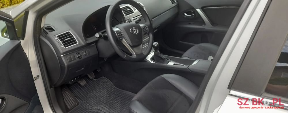 2013' Toyota Avensis photo #6