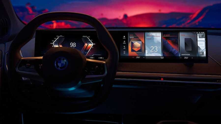 New BMW iDrive Infotainment System Previews Next-Gen User Experience