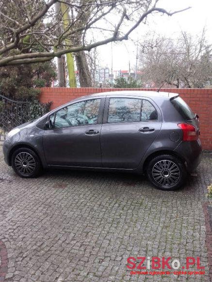 2008' Toyota Yaris photo #2
