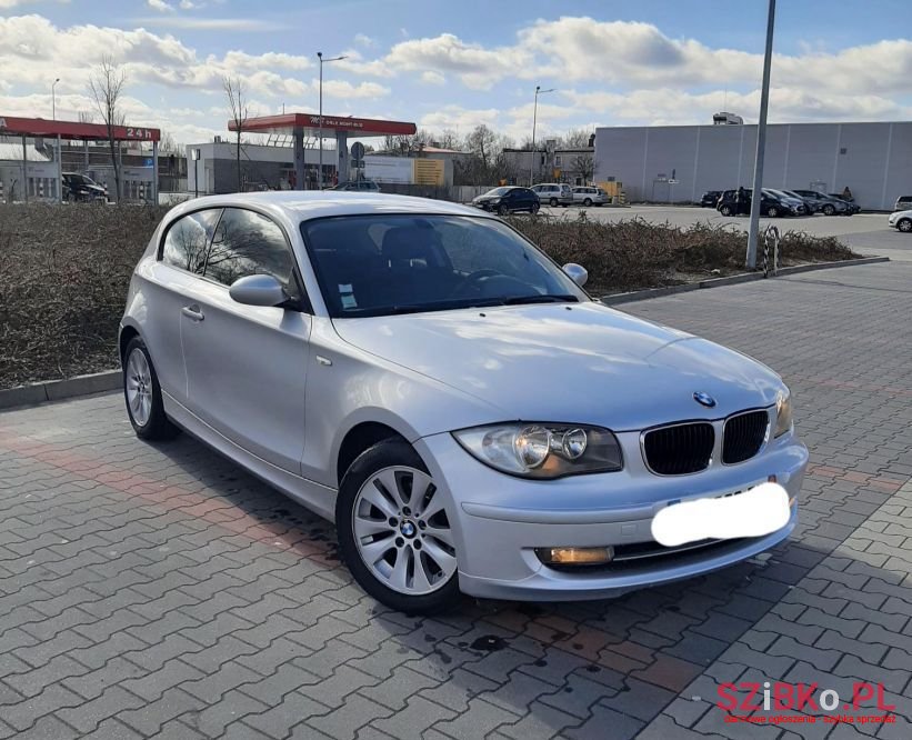 2010' BMW 1 Series photo #1