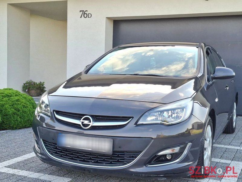 2013' Opel Astra Iv 1.4 T Cosmo photo #2