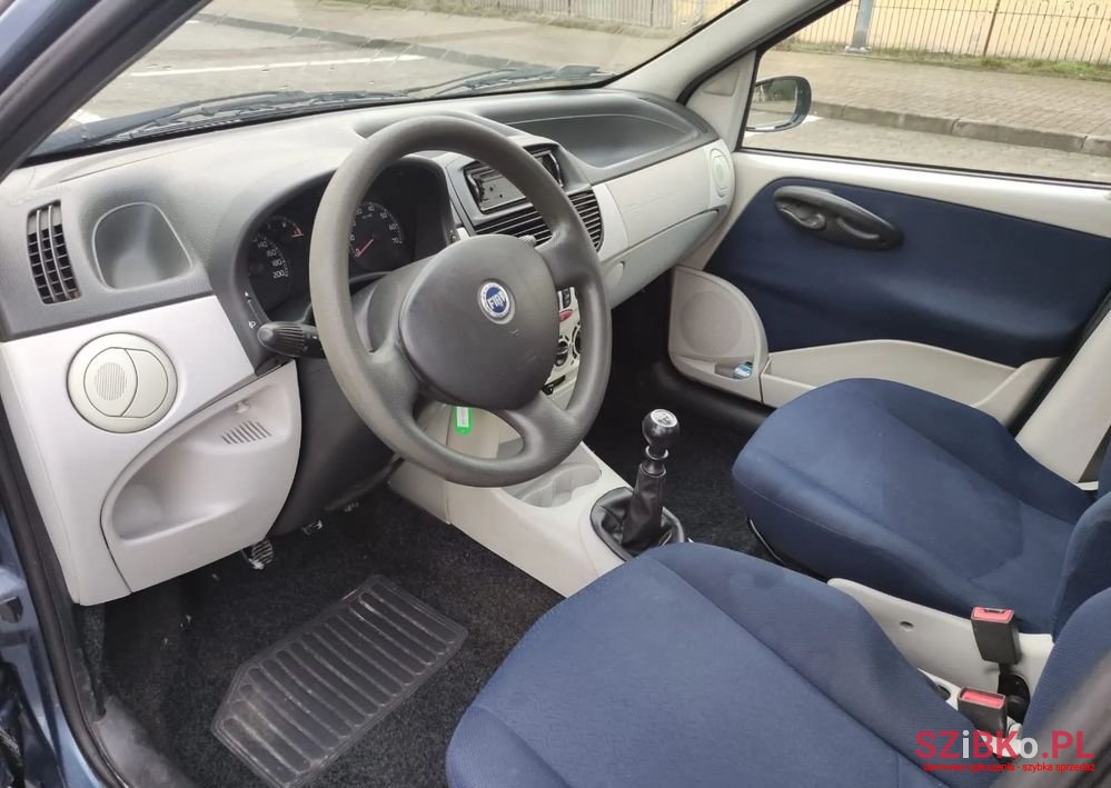 2004' Fiat Punto 1.2 8V Active photo #2
