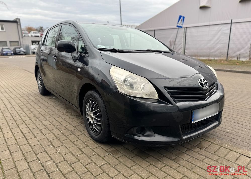 2011' Toyota Verso 1.6 Sol photo #2