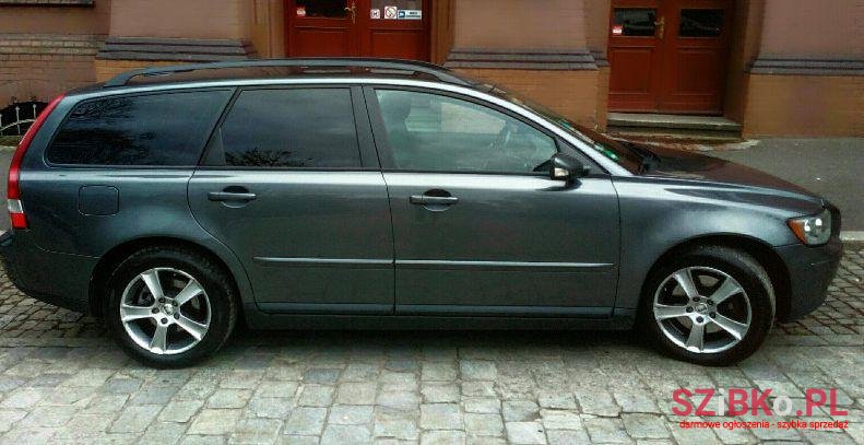 2005' Volvo V50 photo #1