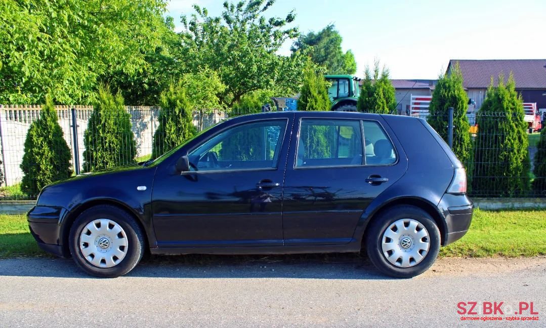 2000' Volkswagen Golf photo #5