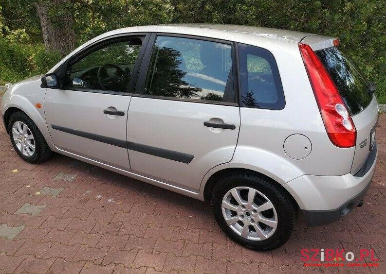 2006' Ford Fiesta photo #1