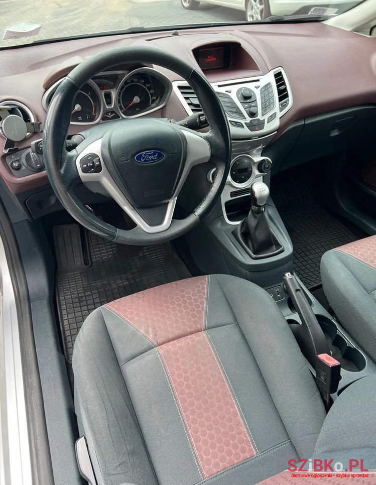 2008' Ford Fiesta photo #5
