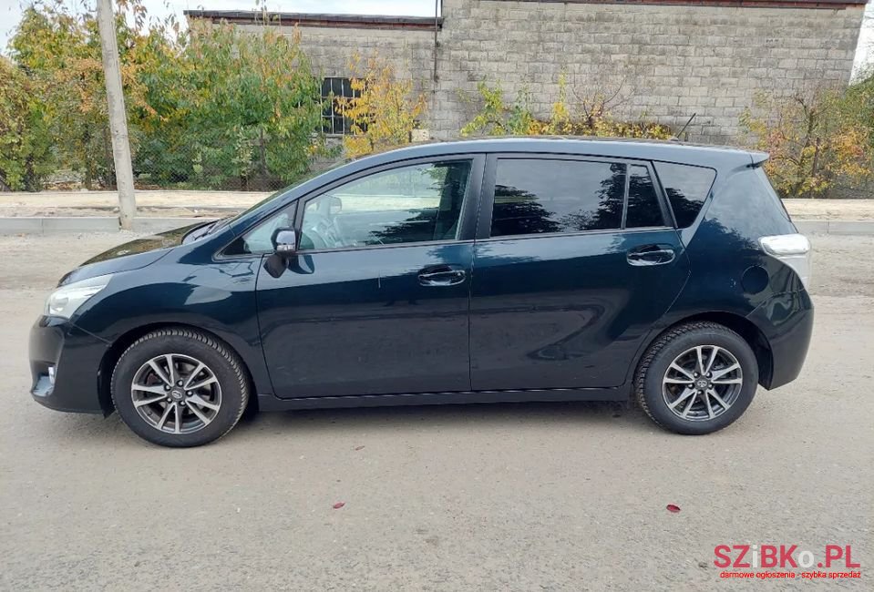 2014' Toyota Verso photo #2