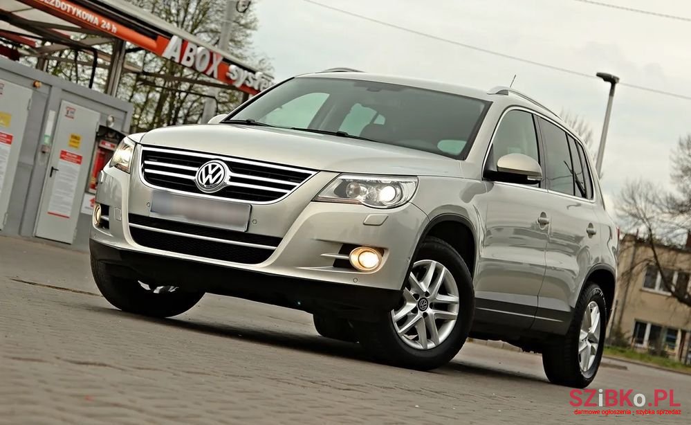 2010' Volkswagen Tiguan photo #1