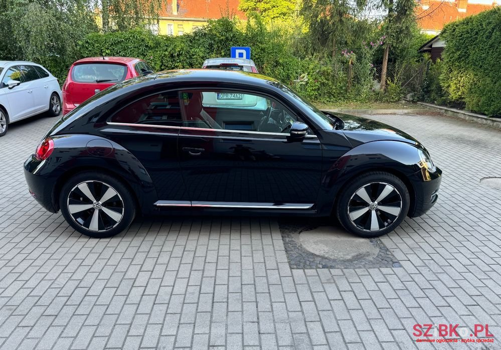 2014' Volkswagen Beetle photo #4