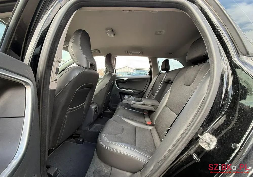 2016' Volvo Xc 60 T5 Momentum photo #6