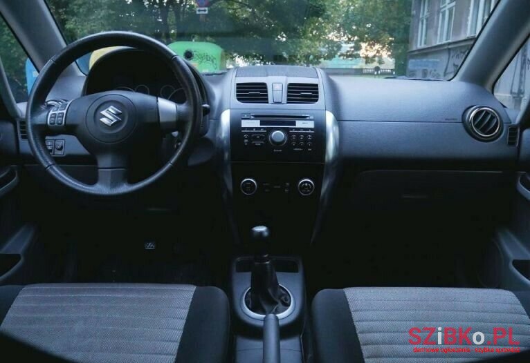 2009' Suzuki SX4 photo #4