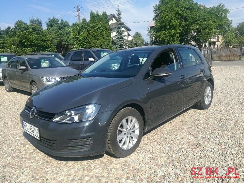 2017' Volkswagen Golf photo #2
