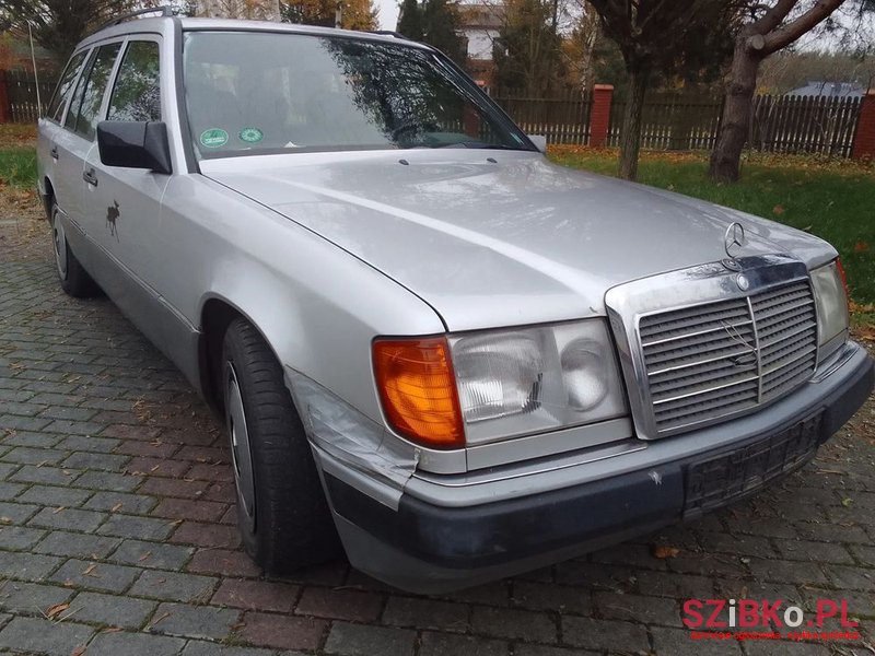 1991' Mercedes-Benz W124 photo #2