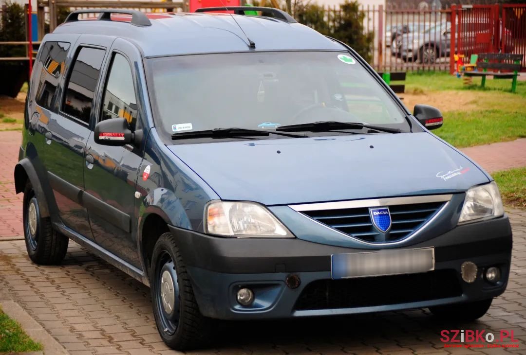 2008' Dacia Logan photo #1