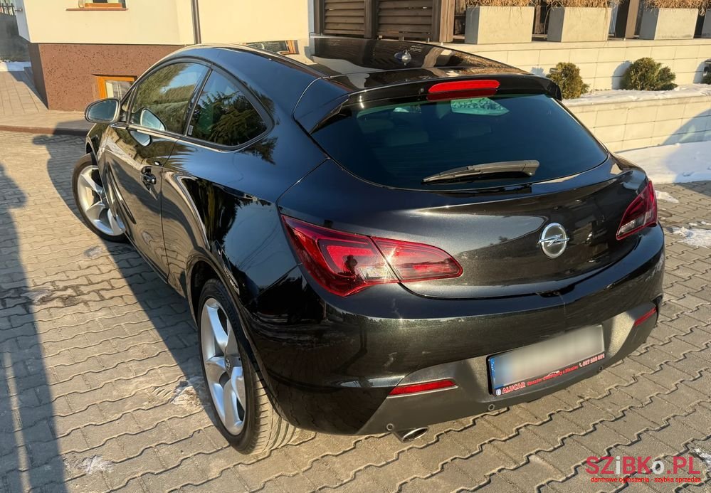 2011' Opel Astra 1.4 Turbo photo #5