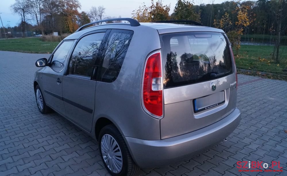 2009' Skoda Roomster 1.4 16V Ambition photo #3