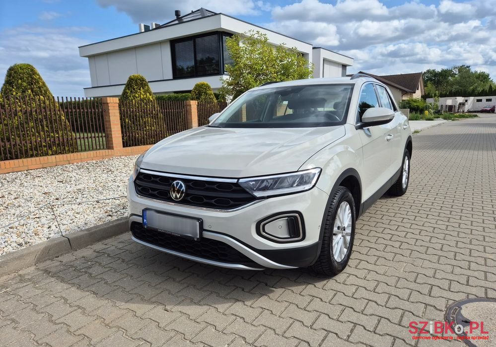 2022' Volkswagen T-Roc 1.5 Tsi Life photo #1