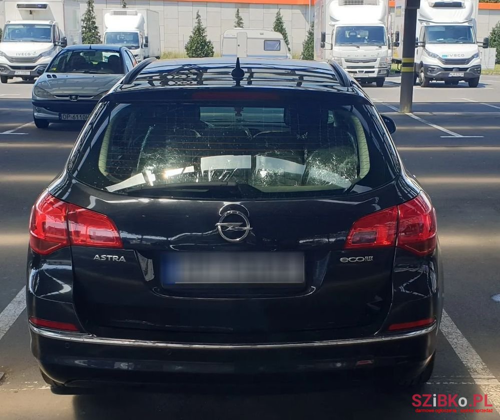 2015' Opel Astra photo #6