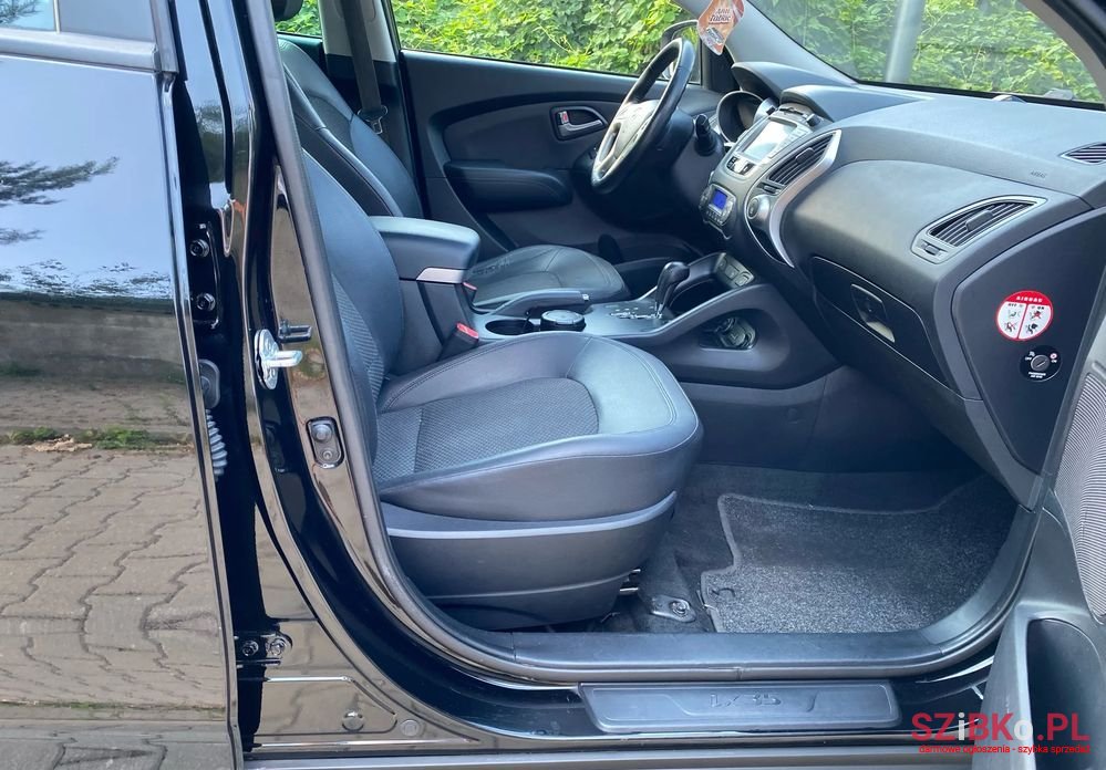 2011' Hyundai ix35 photo #6