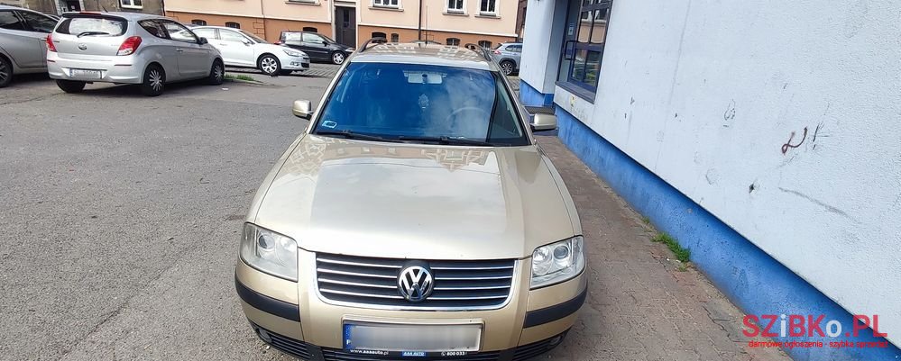 2002' Volkswagen Passat photo #2