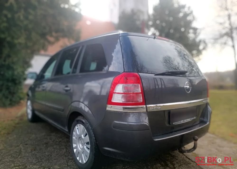 2011' Opel Zafira photo #3