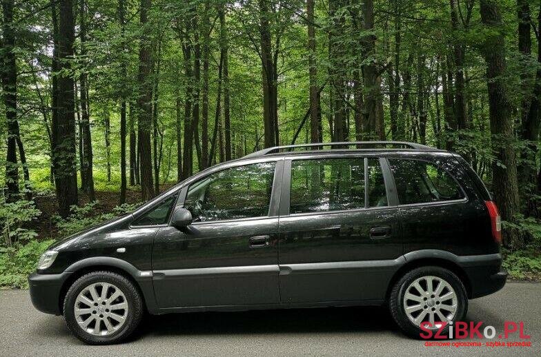 2004' Opel Zafira photo #1