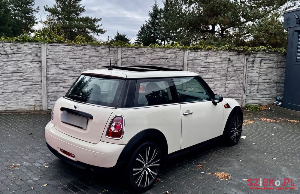 2011' MINI Cooper 50 Mayfair photo #4