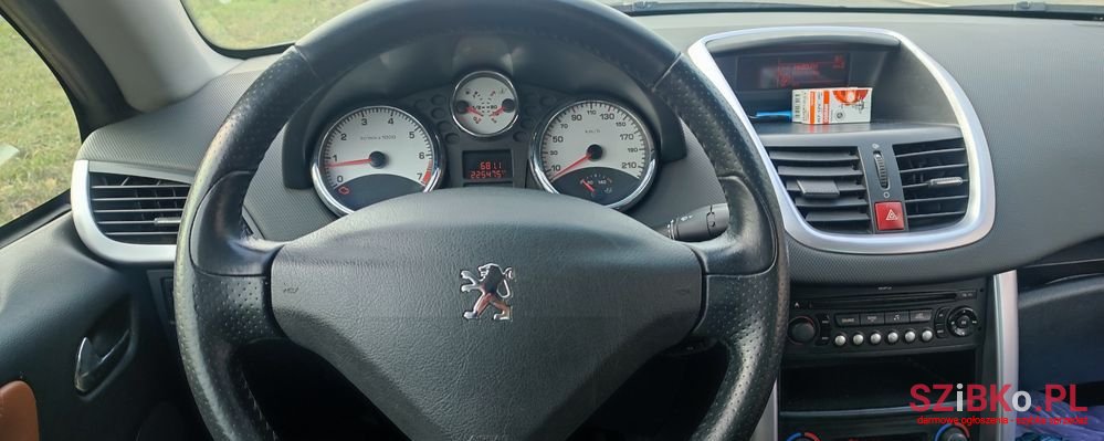 2009' Peugeot 207 photo #6